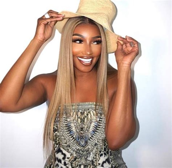 NeNe Leakes Has A Birthday Night Cap With Gregg Leakes For His Birthday In Jamaica