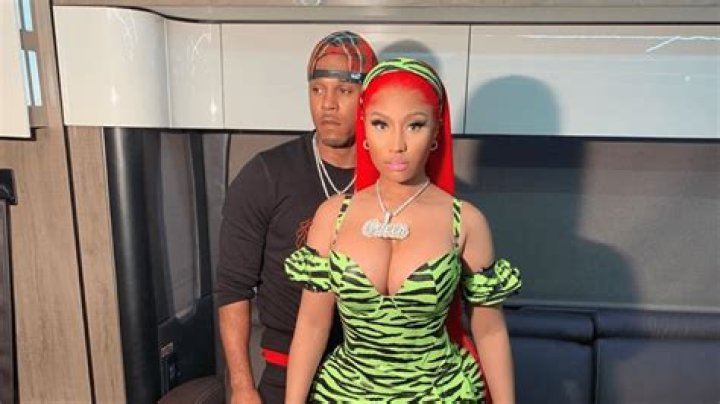Nicki Minaj Is Now ‘Mrs. Petty’ On Twitter As She Gets Ready To Marry Kenneth Petty And Fans Freak Out!
