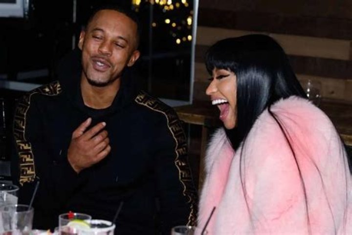 Nicki Minaj Writes Sweet Nothings In The Sand For Kenneth ‘Zoo’ Petty — Romantic Photos Have Mixed Reactions