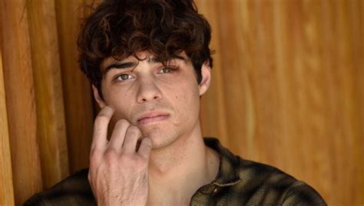 Noah Centineo Shaves His Long Wavy Hair And His Fans Can’t Deal!