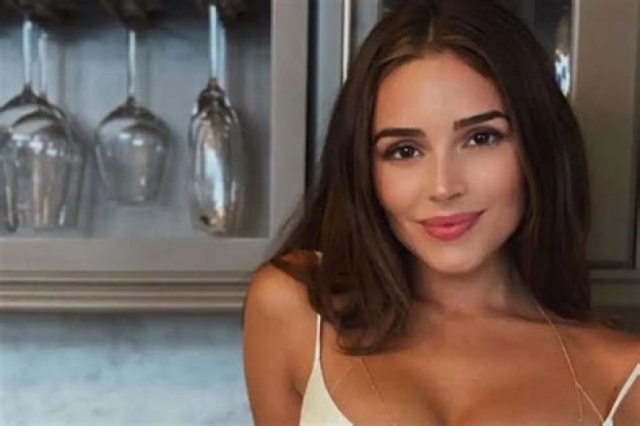 Olivia Culpo Shows Off Her Curves In White Mini Dress And Diamond Bra