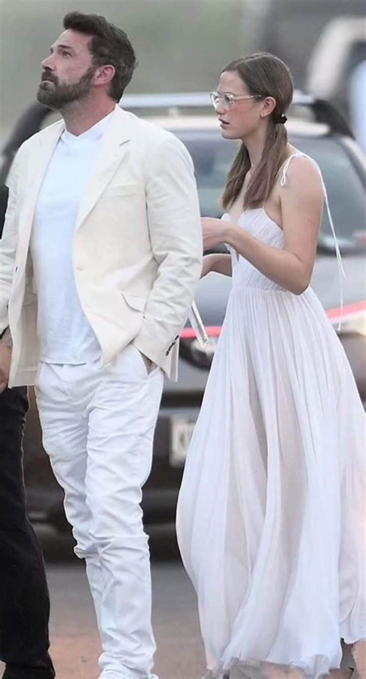 On Their Honeymoon In Paris, Ben Affleck And Jennifer Lopez Can Be Seen Wearing A Gorgeous Summer Attire