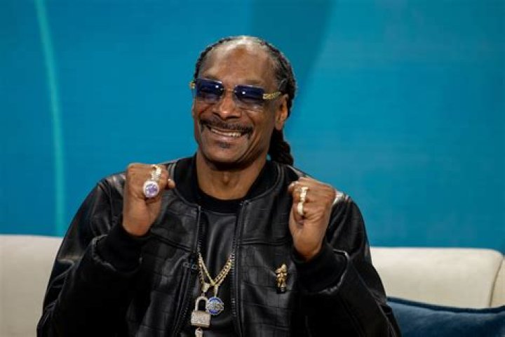 Once, Snoop Dogg Raised Money For An Alzheimer’s Charity By Auctioning Off A Blunt For $10,000
