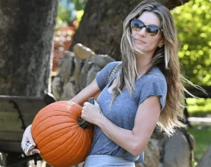 Over The Weekend, Gisele Bündchen Took Her Children To A Pumpkin Farm For A Fun Family Outing