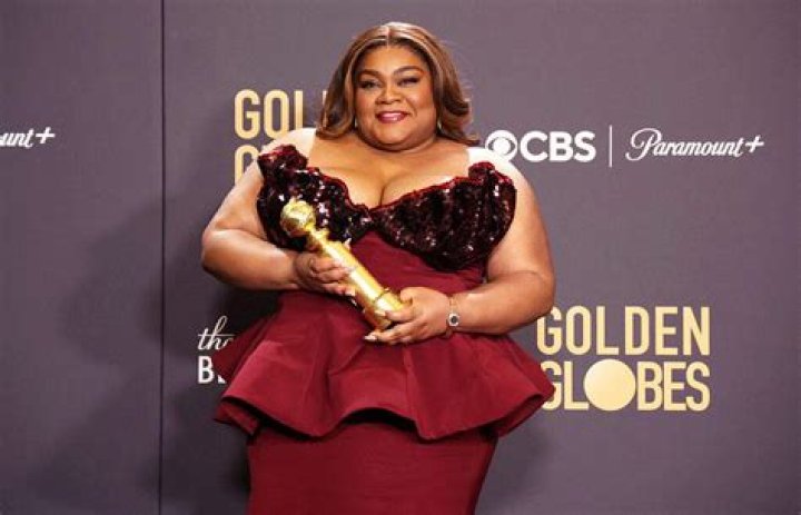 Patricia Arquette Accidentally Injures Her The Act Co-Star Joey King With Golden Globe Trophy