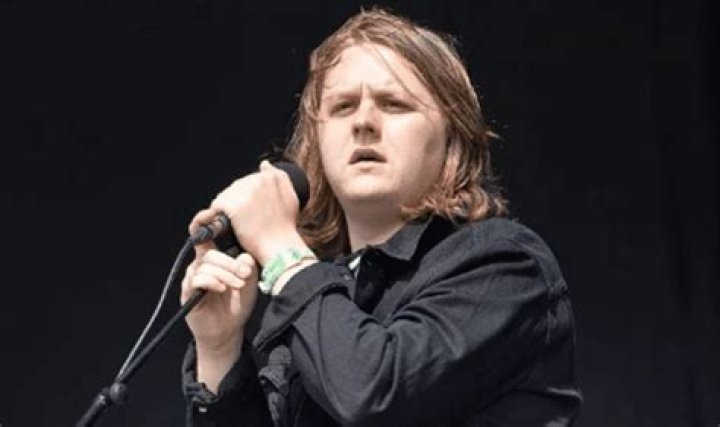 People May Believe I’m A Fake, So Lewis Capaldi Claims He Was Removed From The Dating App Tinder