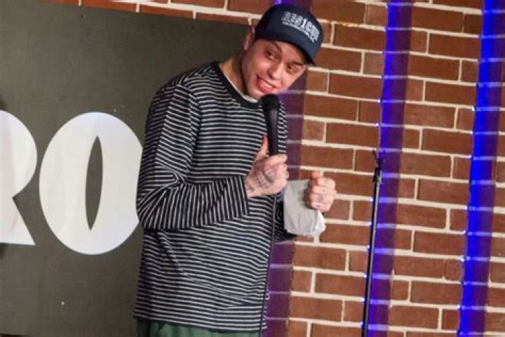 Pete Davidson Seemingly Confirms Recent Rehab Stint During Comedy Show