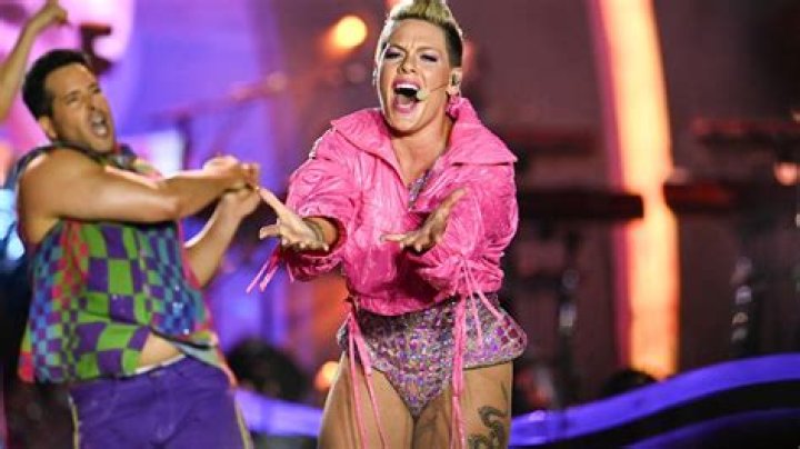 Pink Explains Why She’s So Proud Of Her ‘Thunder Thighs’ And Shows Them Off In Stunning Picture!