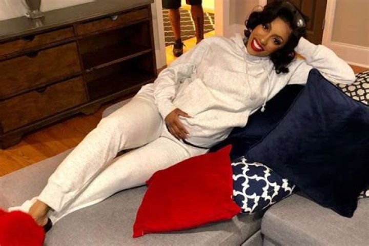 Porsha Williams’ Fiancé, Dennis McKinley, Shows His Sense Of Humor With Sweet Gift From Maury Povich