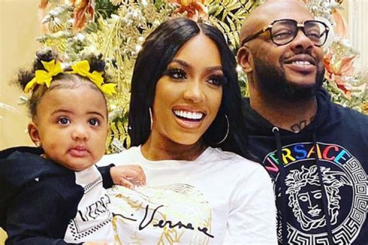 Porsha Williams Shows Off Her Snatched Figure In A Black Skin-Tight Dress And Her Look Is Jaw-Dropping