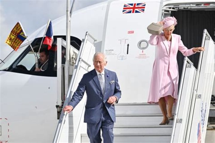 Prince Harry Flies Across The World For Tense Talk With Queen Elizabeth