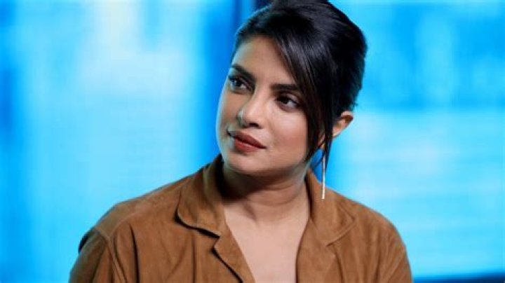 Priyanka Chopra Shares The Story Behind That Photoshopped PDA Pic With Nick Jonas At The VMAs