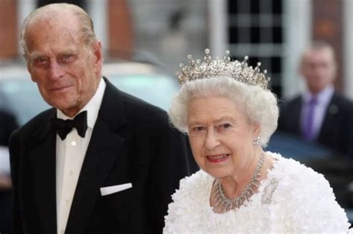 Queen Elizabeth II’s Royal Footer Diagnosed With COVID-19