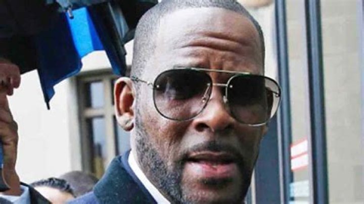 R. Kelly And His Lawyer Want Him Out Of Solitary Confinement While He Awaits Child Abuse Trial