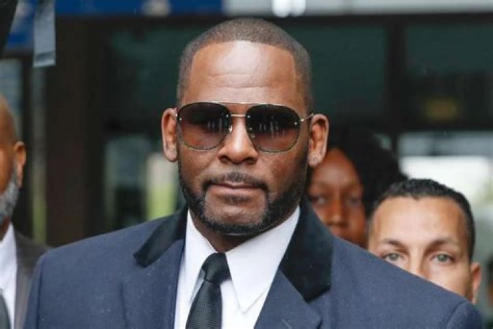 R. Kelly In New Trouble — Ex-Sheriff Accuses Him Of Having An Affair With His Wife — But There Is An Odd Twist