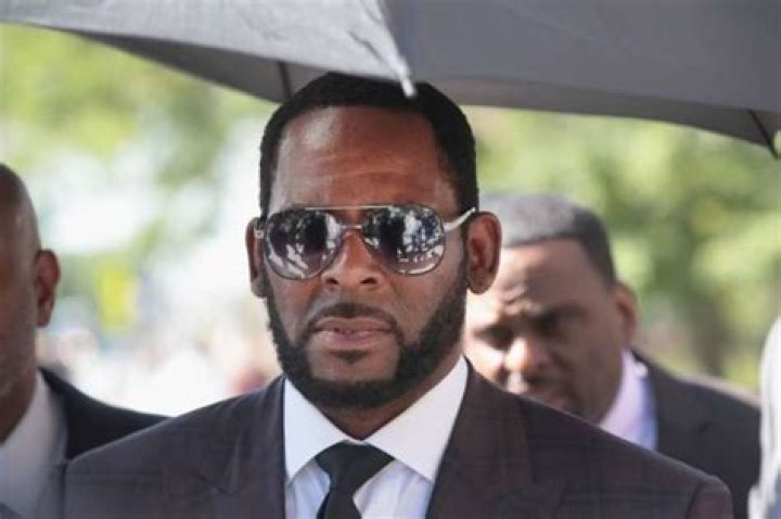 R. Kelly Is Reportedly Suffering From An STD, According To His Medical Records — His Lawyers Have An Interesting Defense
