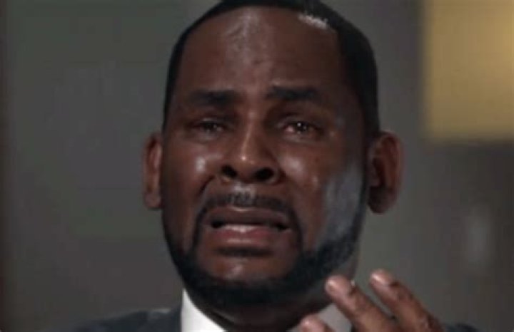 R. Kelly Update: Singer Loses It, Breaks Down In Tears With CBS’ Gayle King ‘I’m Fighting For My Life’
