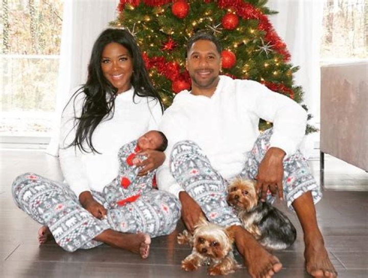 ‘Real Housewives Of Atlanta’ Alum Kenya Moore Shares Lovely Family Picture With Marc Daly Ahead Of Baby Brooklyn’s First Christmas