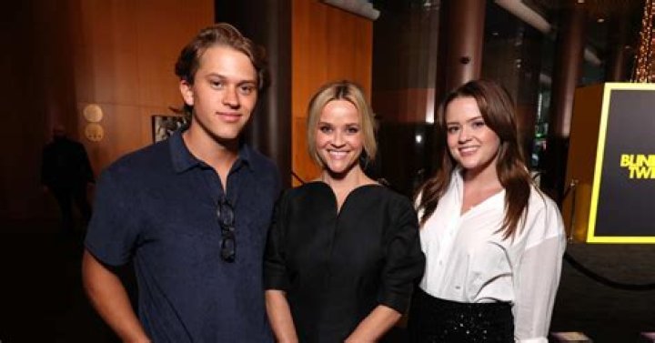 Reese Witherspoon Sells Her Father’s Car To Rapper Offset – Fans Delighted To See Them On IG Live Together