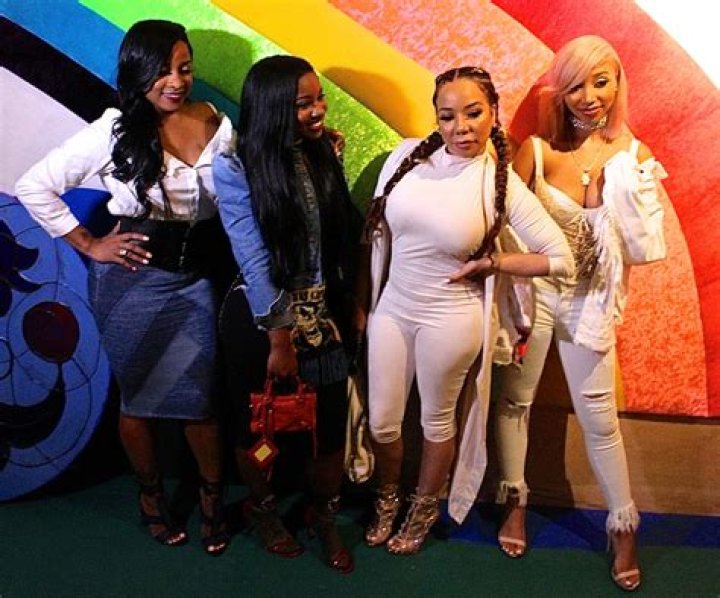 Reginae Carter, Zonnique Pullins And Their Moms, Tiny Harris, And Toya Wright Are Laughing Their Hearts Out In This Video, Doing It All To Look Snatched