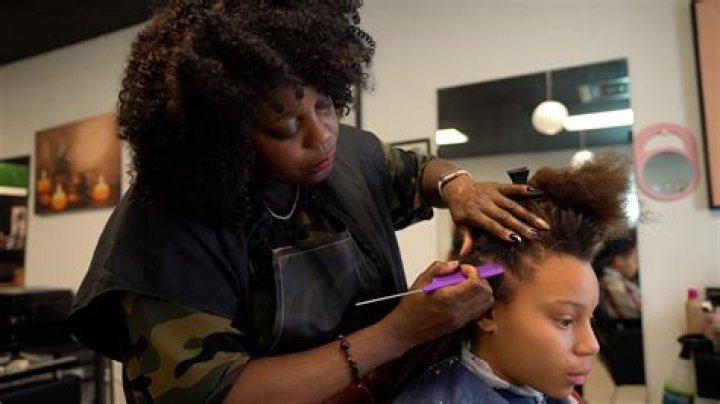 Reginae Carter’s Fans Tell Her She Should Stop Trying To Be A Hairstylist