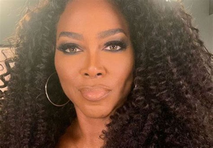 RHOA – Kenya Moore Says She Still In Love With Marc Daly, Hints They Could Possibly Rekindle Romance