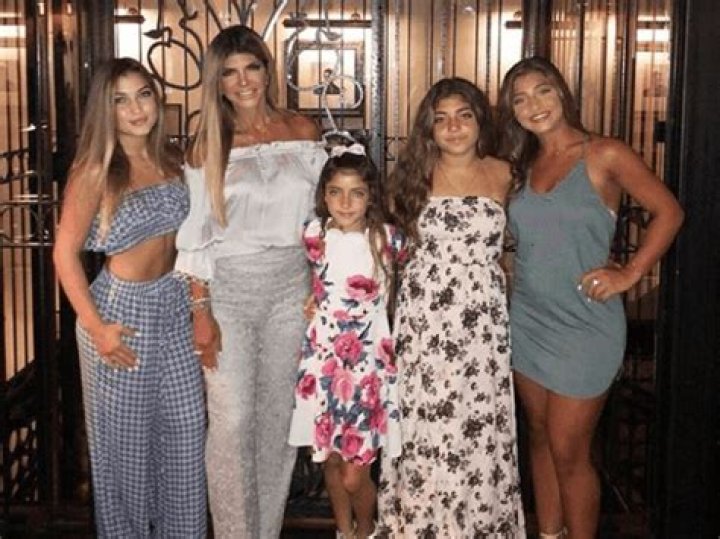 RHONJ: Teresa Giudice Blasted By Social Media For Dieting With Teen Daughters