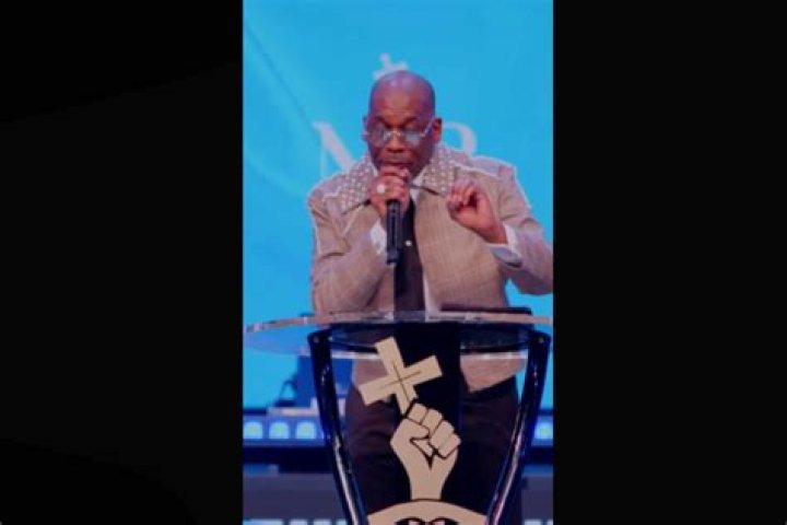 RHOP: Atlanta Megachurch Pastor Jamal Bryant Denies Fathering Another Child With Church Member While Dating Gizelle Bryant