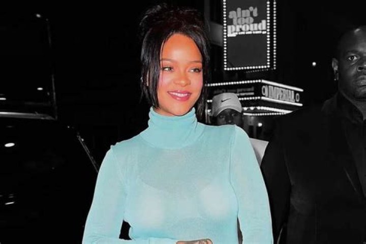 Rihanna Keeps Winning And Creating Debates Wherever She Goes And The Photos Prove It