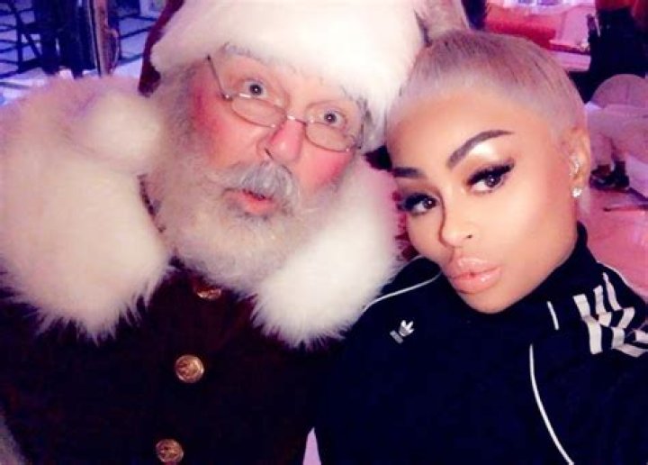 Rob Kardashian Fears That Blac Chyna Will Ruin His Christmas Plans With His Special Little Lady