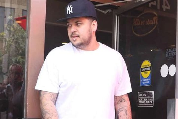 Rob Kardashian Gains Confidence After Being Praised By Fans For Losing Weight – Will He Be Back On KUWK?