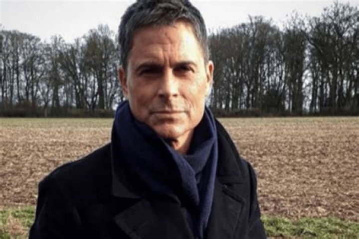 Rob Lowe Gets Slammed After Tweeting A Joke About Senator Elizabeth Warren — Reminds People To Laugh