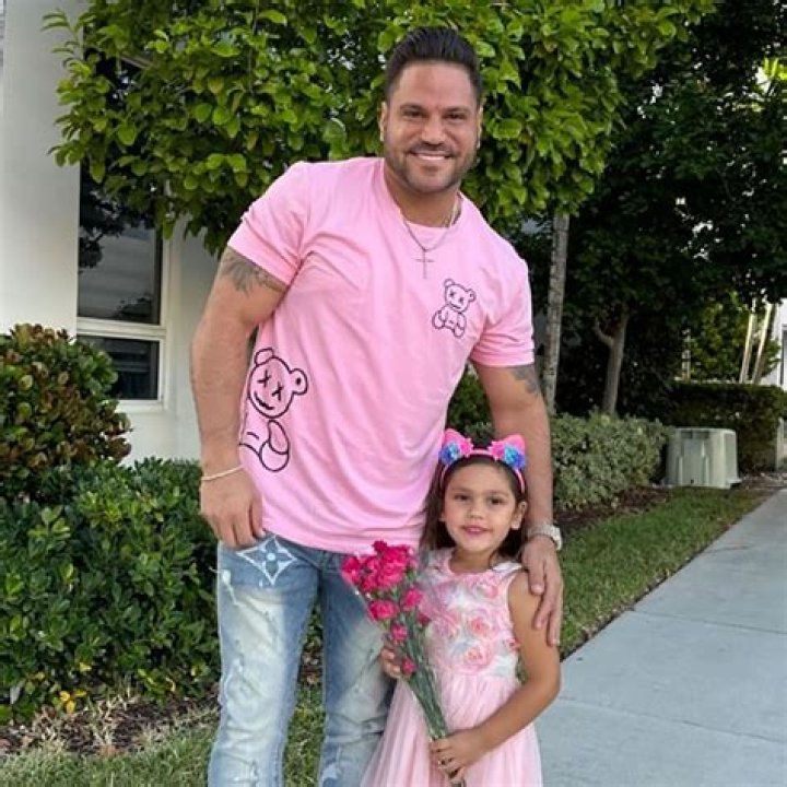 Ronnie Ortiz-Magro Posts Super Cute Pic With Baby Daughter Ariana – Fans Are Glad Jen Harley Is Not Featured!
