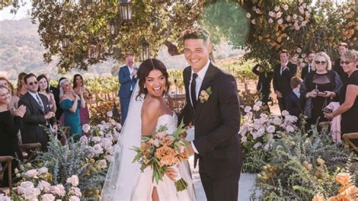 Sarah Hyland And Wells Adams – Here’s How They Celebrated What Would’ve Been Their Wedding Day If Not For COVID-19!