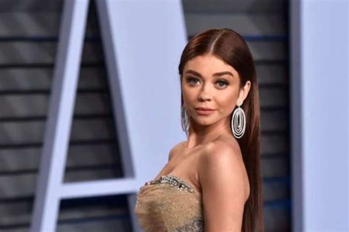 Sarah Hyland Shows Off Toned Body As She Dances Up A Storm While Stuck In Hospital Again