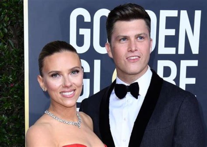 Scarlett Johansson Wore Vera Wang To Golden Globes As She And Fiance Colin Jost Walk The Red Carpet