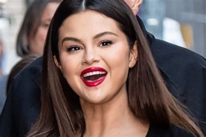 Selena Gomez Fan Arrested Outside Her Residence After The Fan Tried To Enter Her House Without Permission