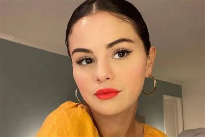 Selena Gomez Flaunts Her Flawless Figure In Polka Dot Crop Top — See The Photos