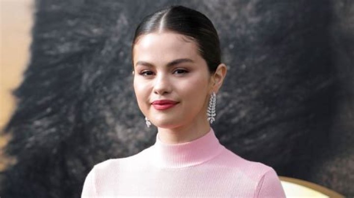 Selena Gomez Joins #immigrad And Congratulates All The Graduating Students From Immigrant Families – Check Out Her Inspiring Message!