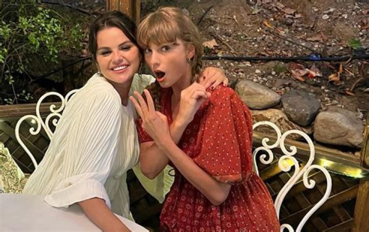 Selena Gomez Reveals Taylor Swift Cried After Hearing Her New Music