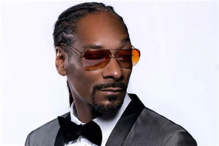 Snoop Dogg Posts Hilarious Meme Of Regular People Who Look Just Like Famous Rappers Drake Future And Kanye West