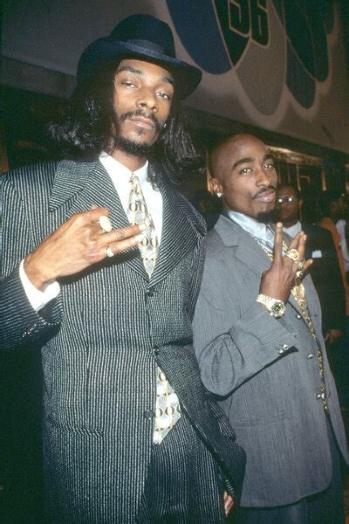 Snoop Dogg Shares Hidden Photo Of He And Tupac Arriving At 1996 AMA’s