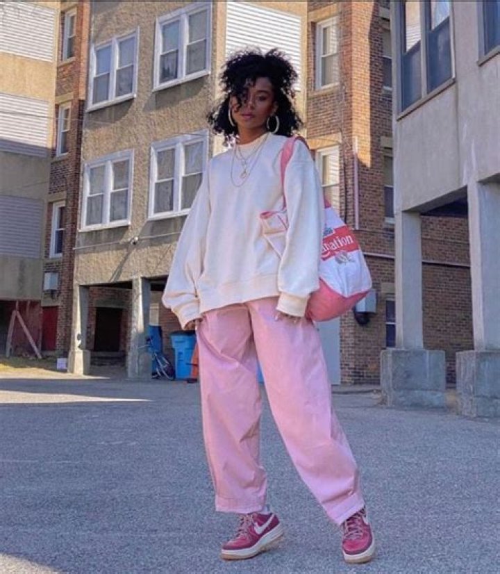 Sophie Turner Keeps Wearing Baggy Clothes And People Swear They See A Baby Bump! See The Photos!