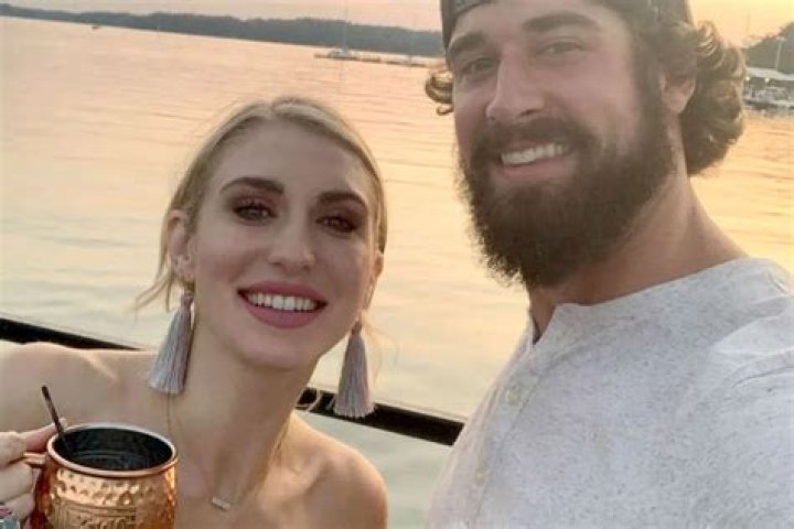 Southern Charm – Eliza Limehouse Announces Her Engagement To Mark ‘Struthers’ McBride, Jr.