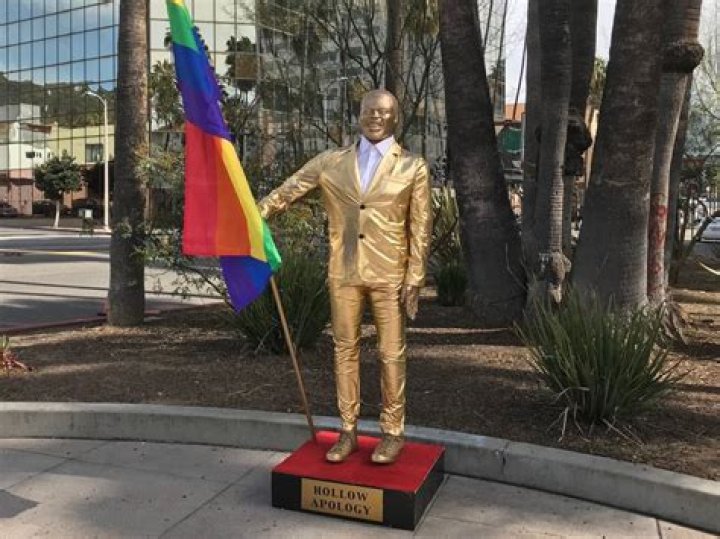 Statue Of Kevin Hart Holding A Rainbow Flag Spotted Near Oscars Venue After Hosting Controversy