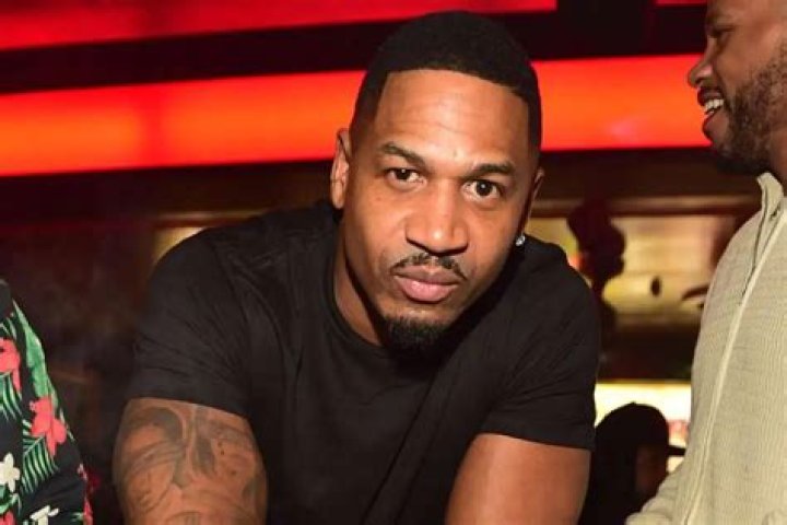 Stevie J Gets Huge Portrait Of Wife Faith Evans Tattooed On His Torso – Check Out The Video!