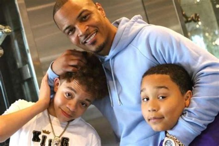 T.I. Makes His Fans Go Crazy With Excitement After Posting Videos With His Family From Hawaii – Check Him Out Dancing With Major Harris