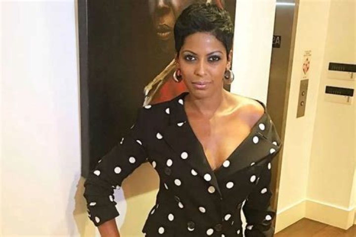 Tamron Hall Posts Picture Of Her Slim Silhouette Next To A Massive Elegant Christmas Tree And Fans Love It