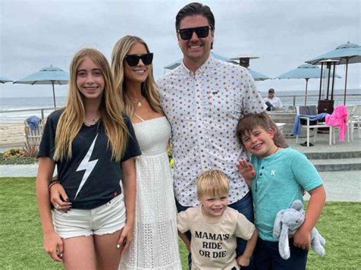 Tarek And Christina El Moussa Reunite To Celebrates Daughter Taylor’s Ninth Birthday – His New Girlfriend Was Also There!