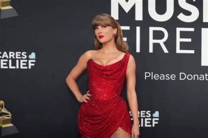 Taylor Swift Firing Her Team Members Who Convinced Her To Do Cats After Movie Bombed, Says Report